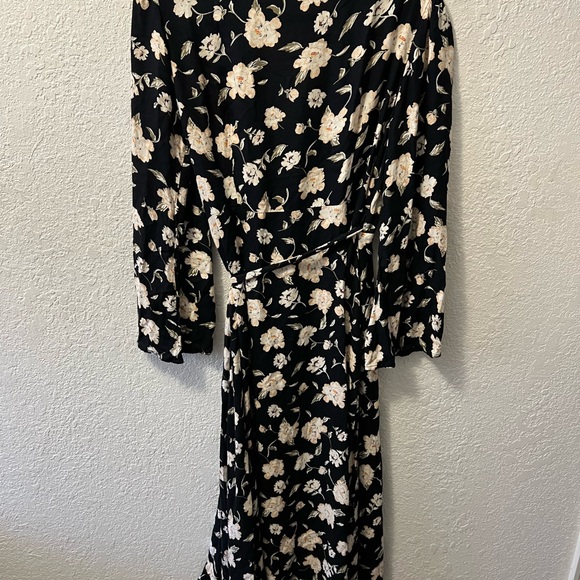 Elan International Maxi Wrap Dress - Picture 3 of 10